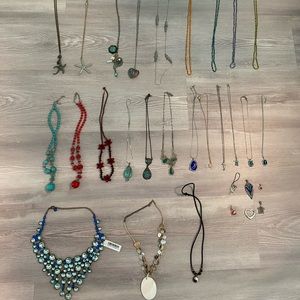 necklaces and 5 charms - read!